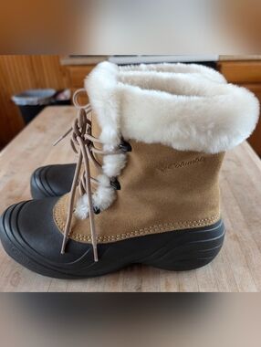 Columbia Women's Tan and White Faux-Fur Winter Boots